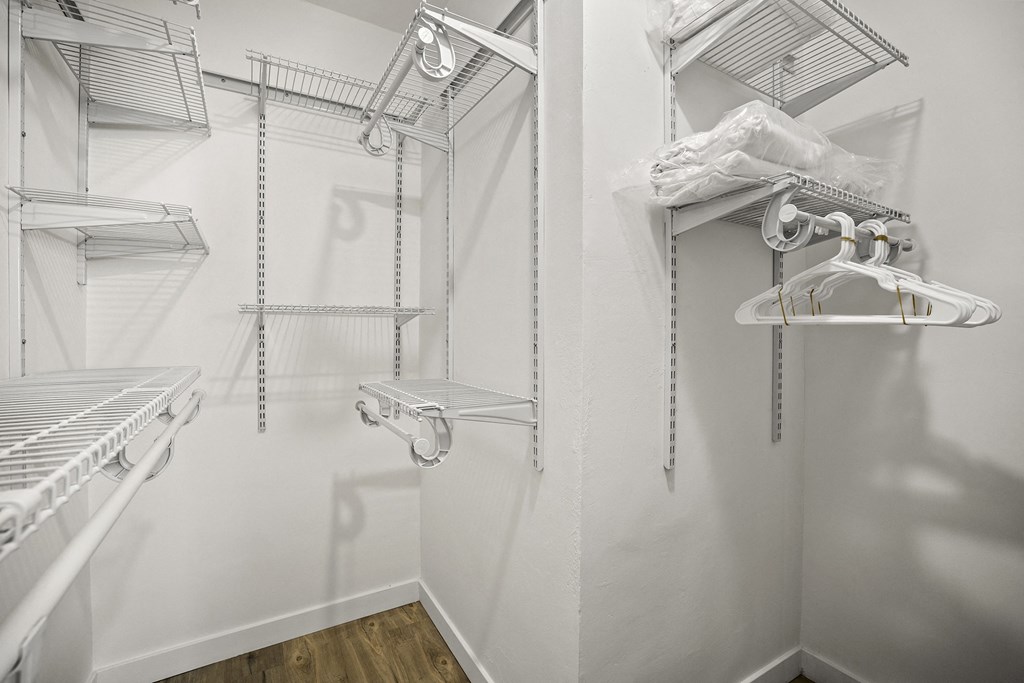 Walk-In Closet Kling Trio Apartments Valley Village