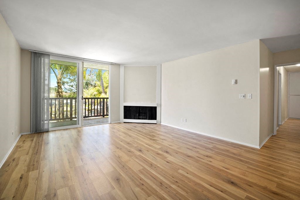 Apartments in Culver City, CA - Modern Living With Stylish Decor, Hardwood Flooring and Access to Outdoor Patio