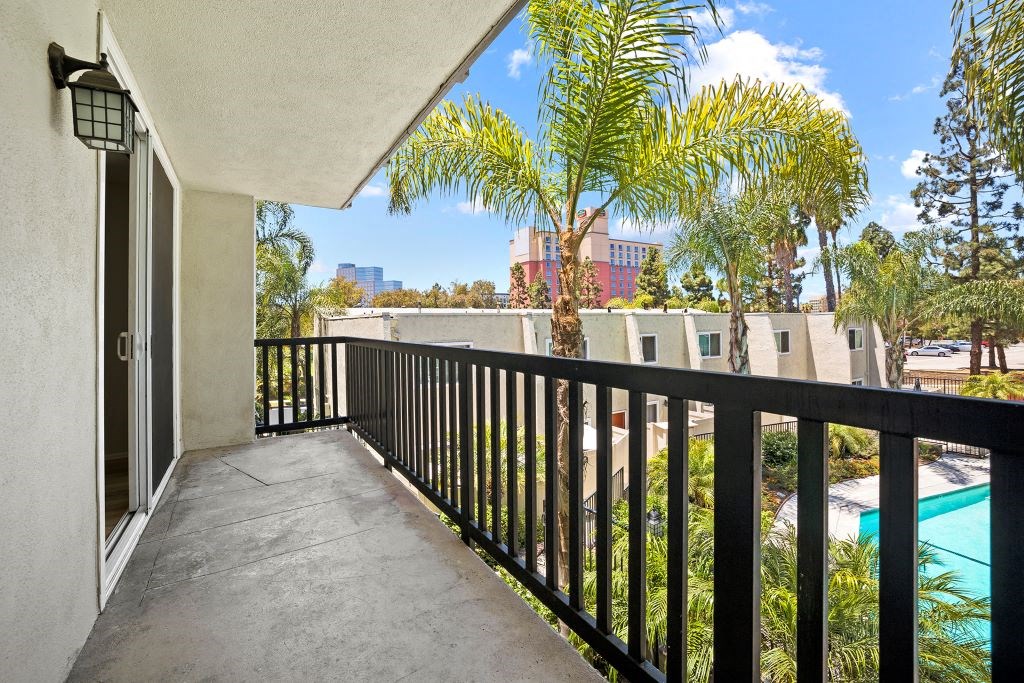 Parkway Plaza Balcony Outdoor Space