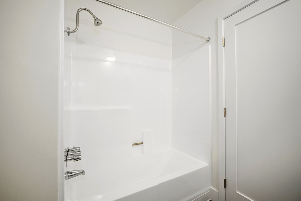Brody Terrace Apartments Bathroom Shower