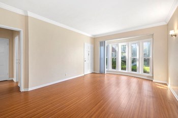 Bay Windows Baldwin and Windsor Manor Apartments - Photo Gallery 4