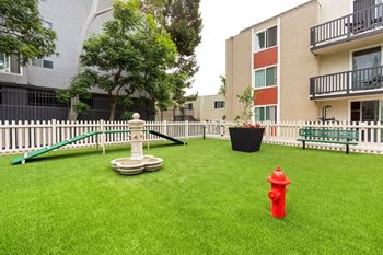 Dog Park at Parkway Plaza Apartments, California, 90230