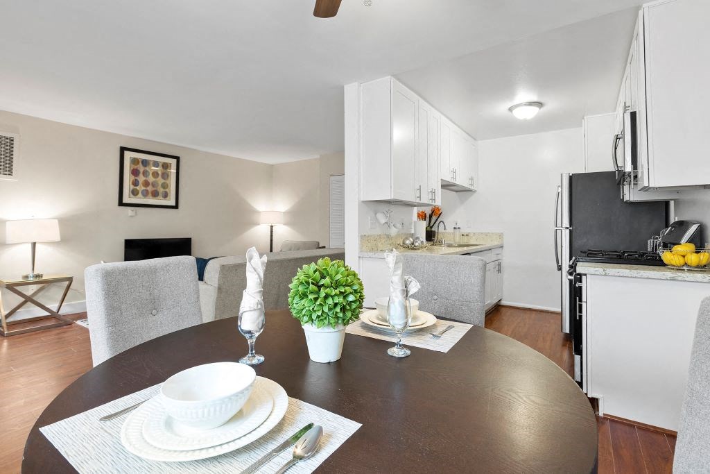 Dinning Room at Casa De Marina Apartments, Los Angeles, CA