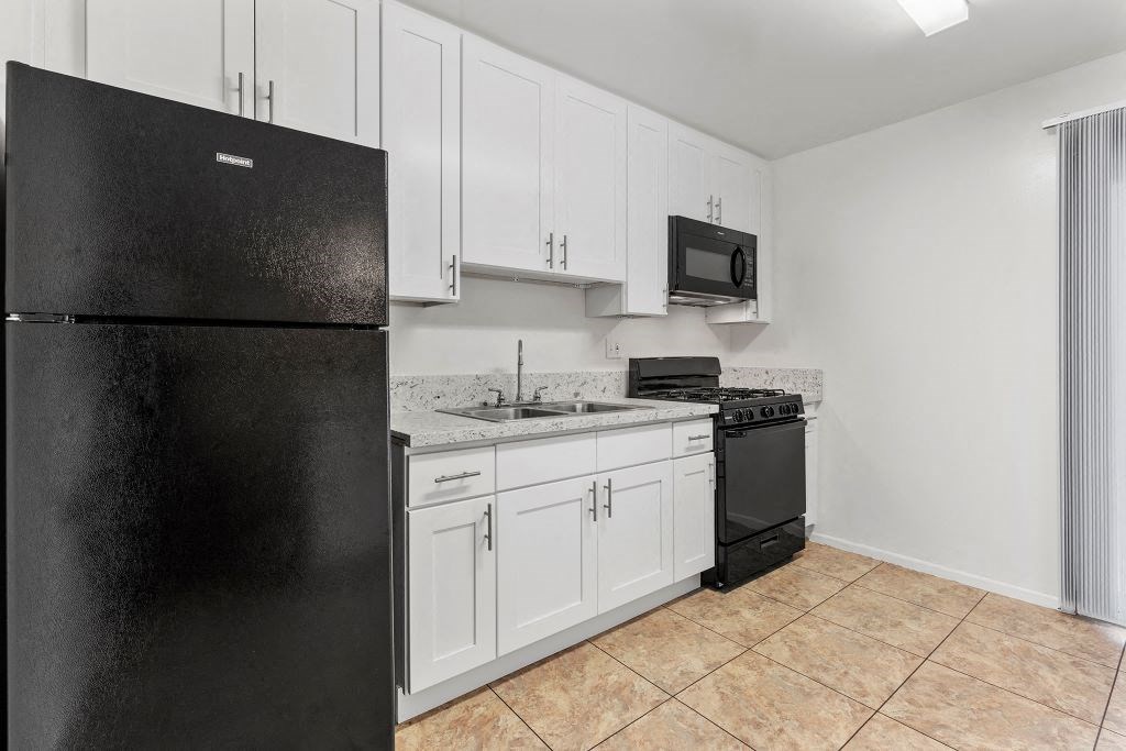 Newbury Park Apartments white Kitchen