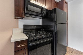 Casa Linda Apartments Apartments in Newbury Park Stove - Photo Gallery 2