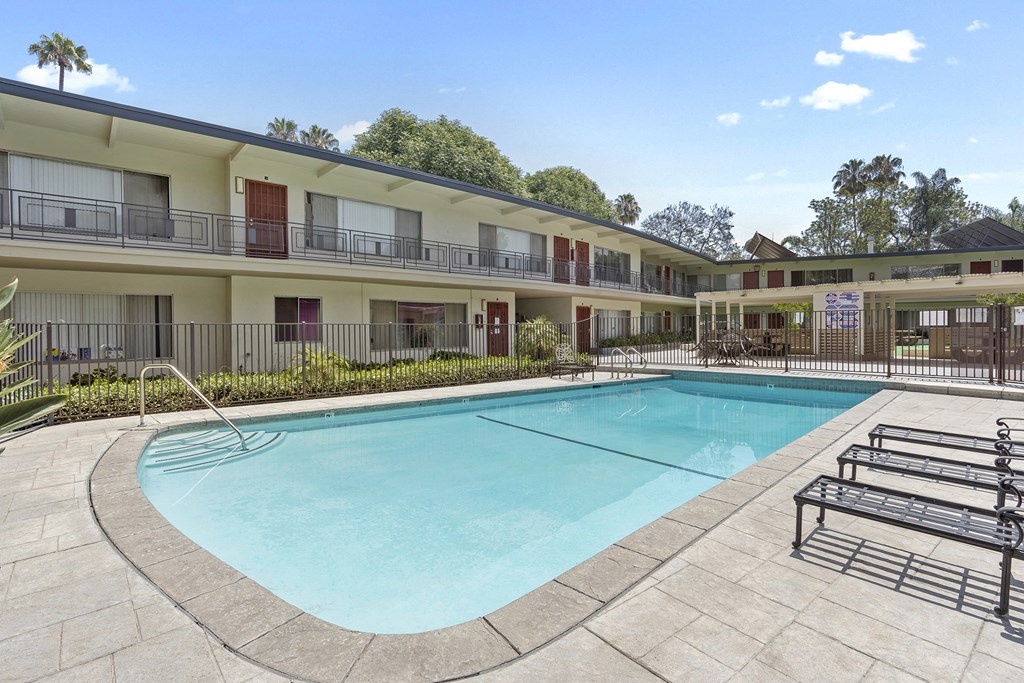 Apartments for rent in Los Angeles Seating