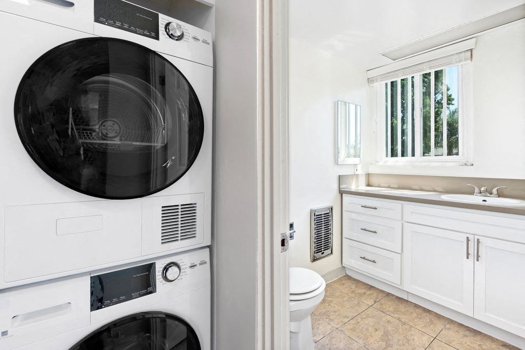 Washer and Dryer in unit Sherman Oaks apartments