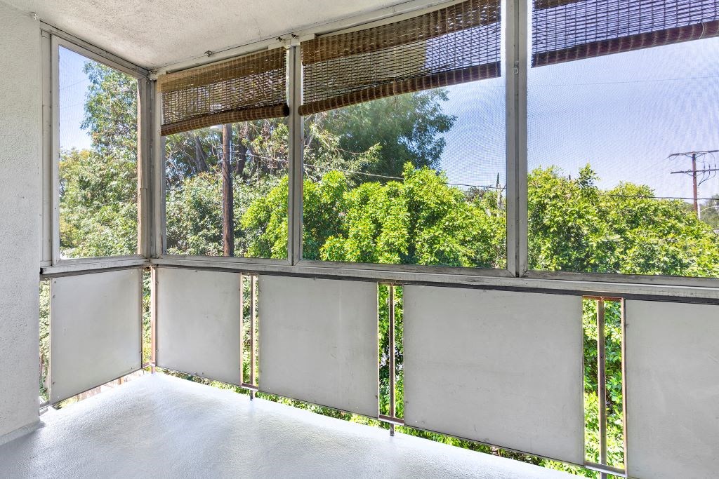 Krystal Terrace Apartments balcony space