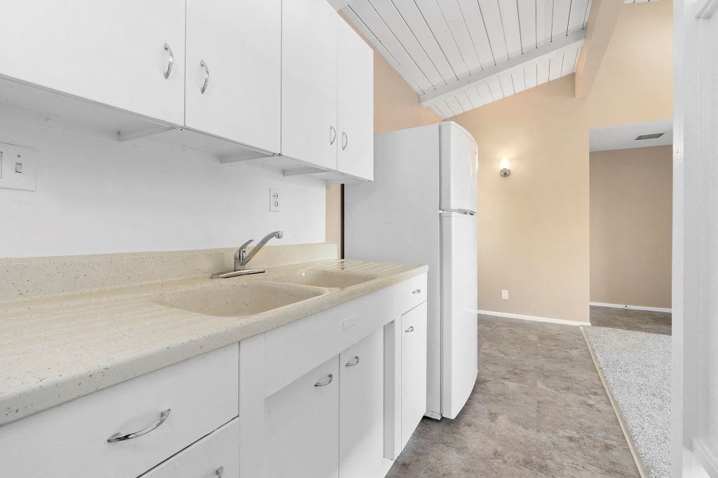 St. Andrews Apartments Kitchen with upgraded cabinets