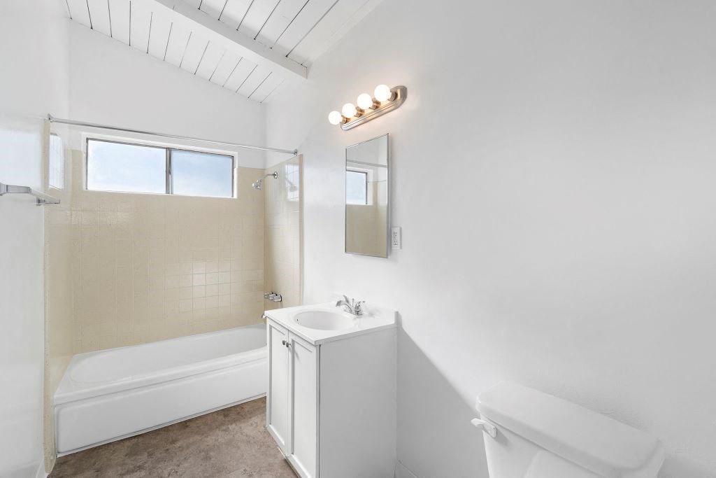 Upgraded Bathroom with Vaulted Ceilings St. Andrews Manor