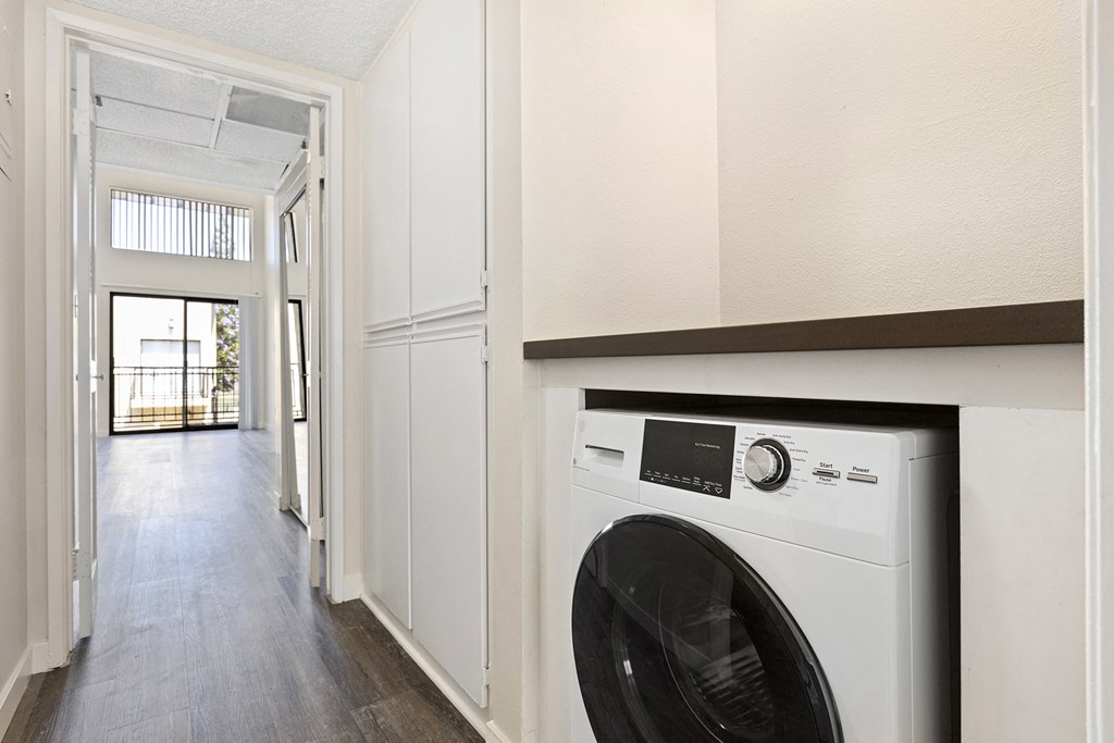 Washer and Dryer Combo in One Bedroom Apartment
