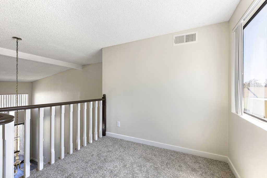 Loft in One Bedroom Apartment Chatsworth Plaza