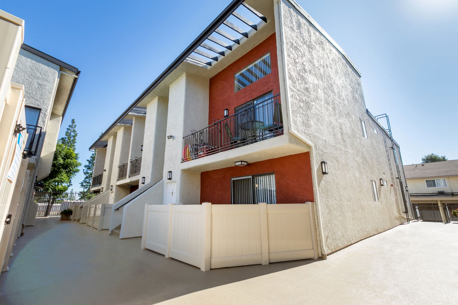 Apartments for rent in Chatsworth Balconies