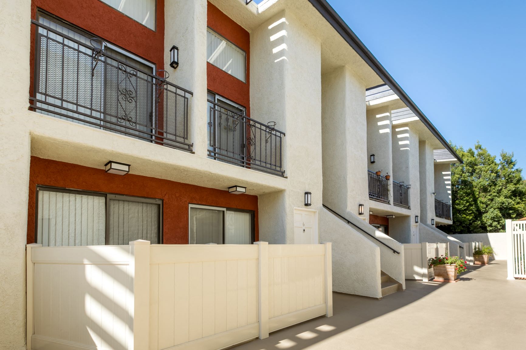 Apartments in Chatsworth , Ca Patios