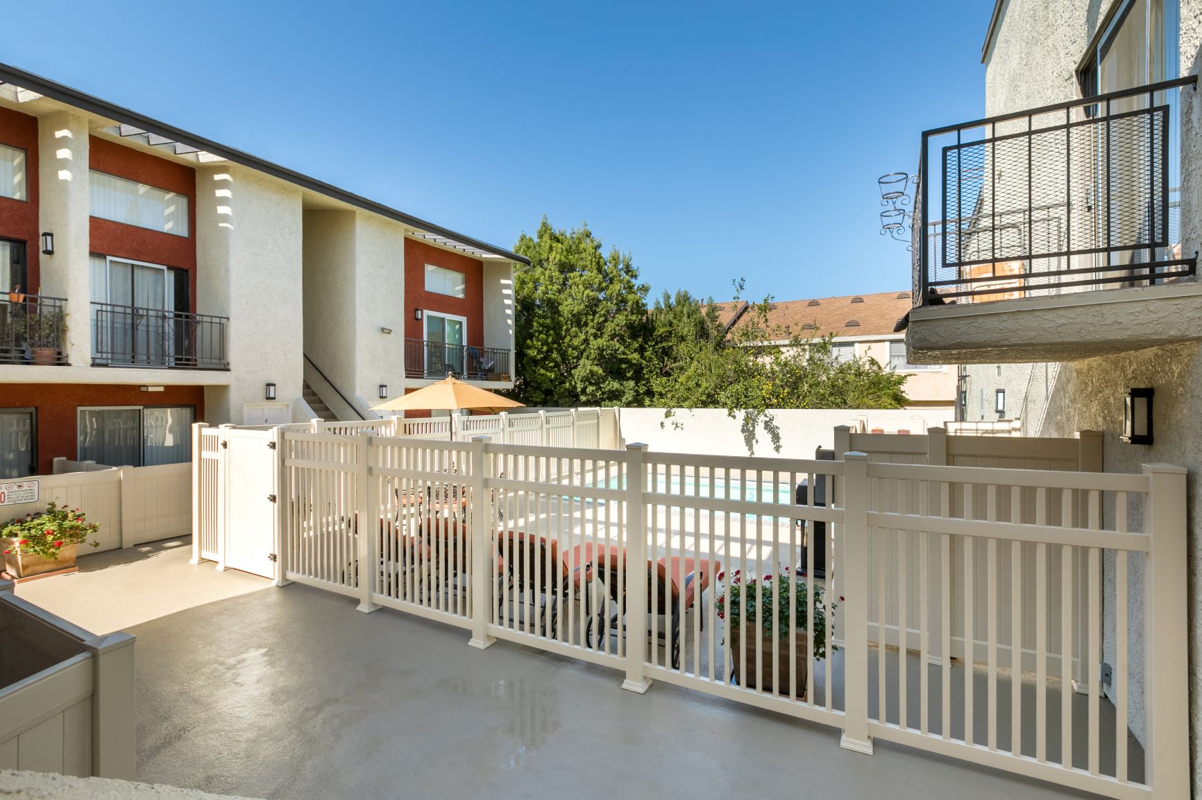 Apartments in Chatsworth Views