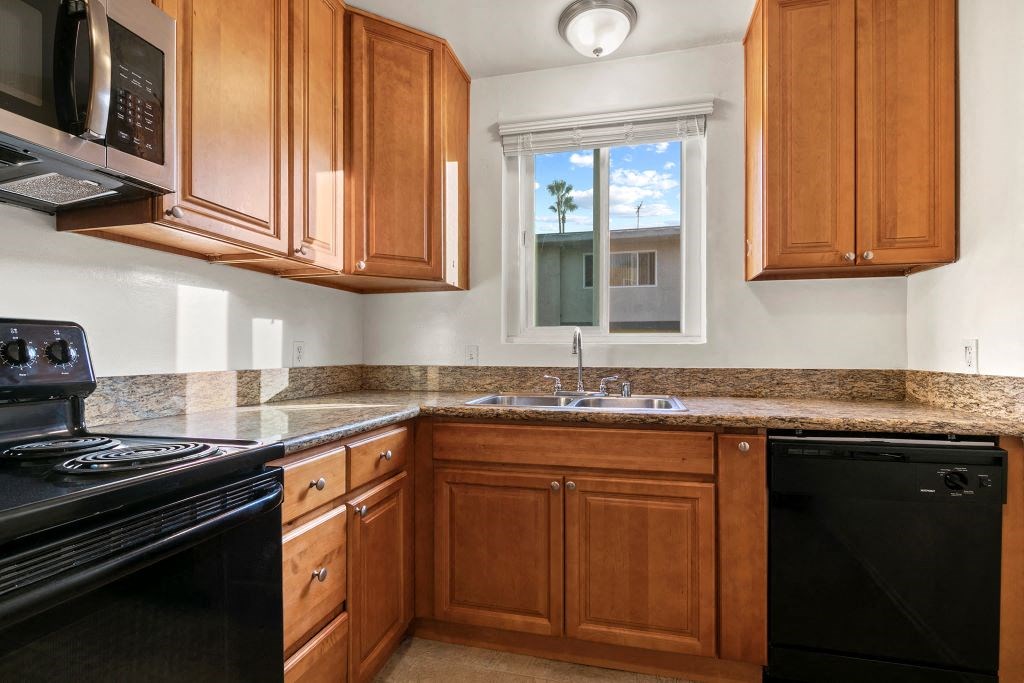 Apartments for rent in Los Angeles brand new kitchen and cabinets