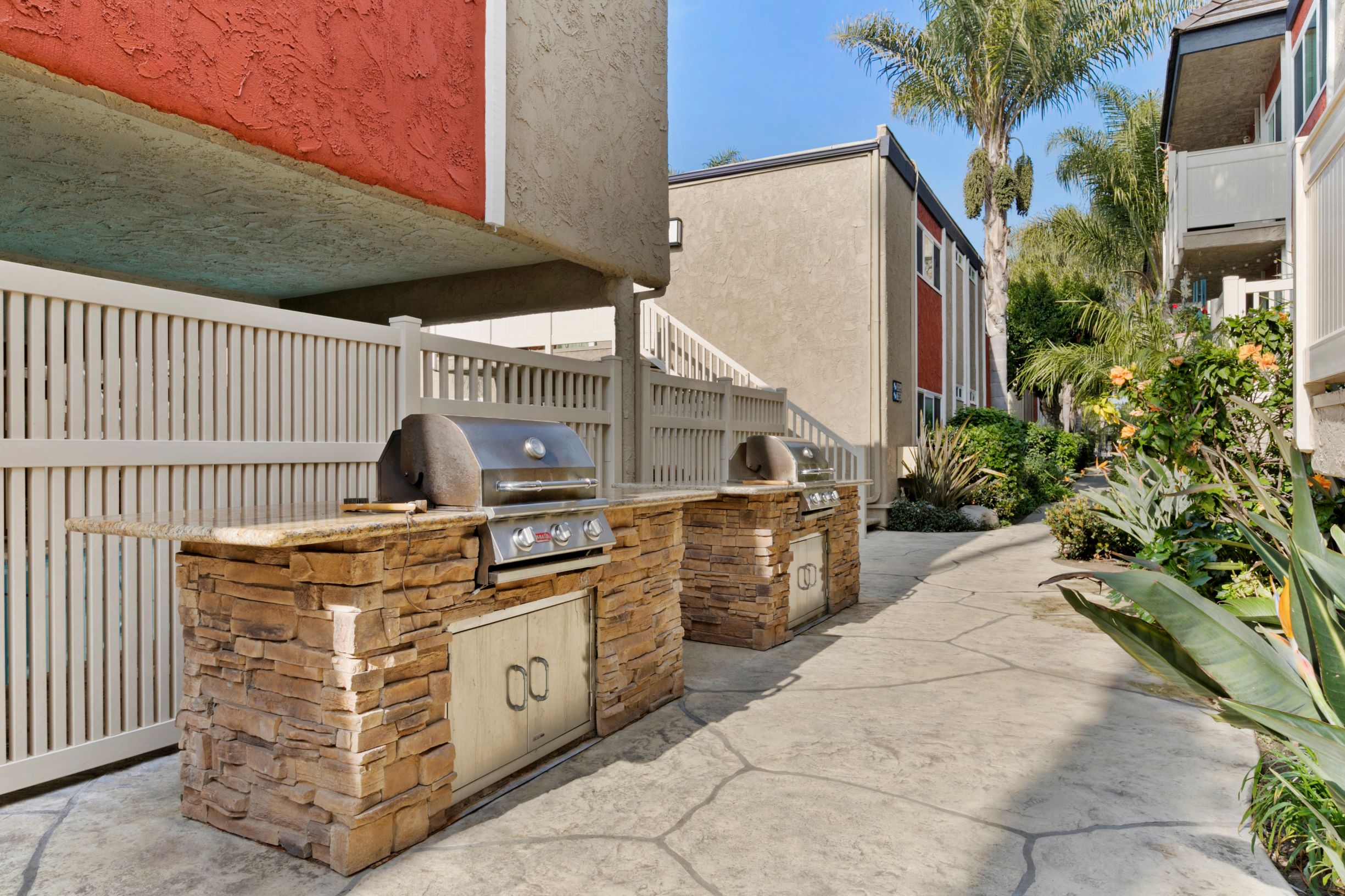 Apartments in Marina Del Rey for Rent - Casa De Marina - Outdoor Grill Area