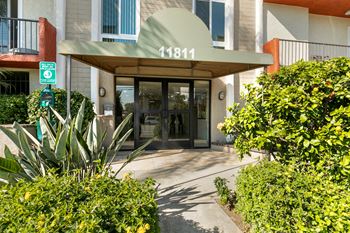 Entry at Vista Apartments, Mar Vista, California