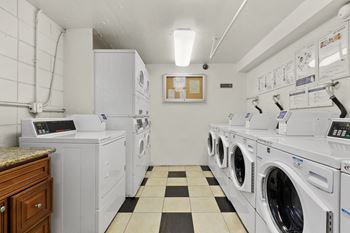 Laundry Room at Vista Apartments, Mar Vista