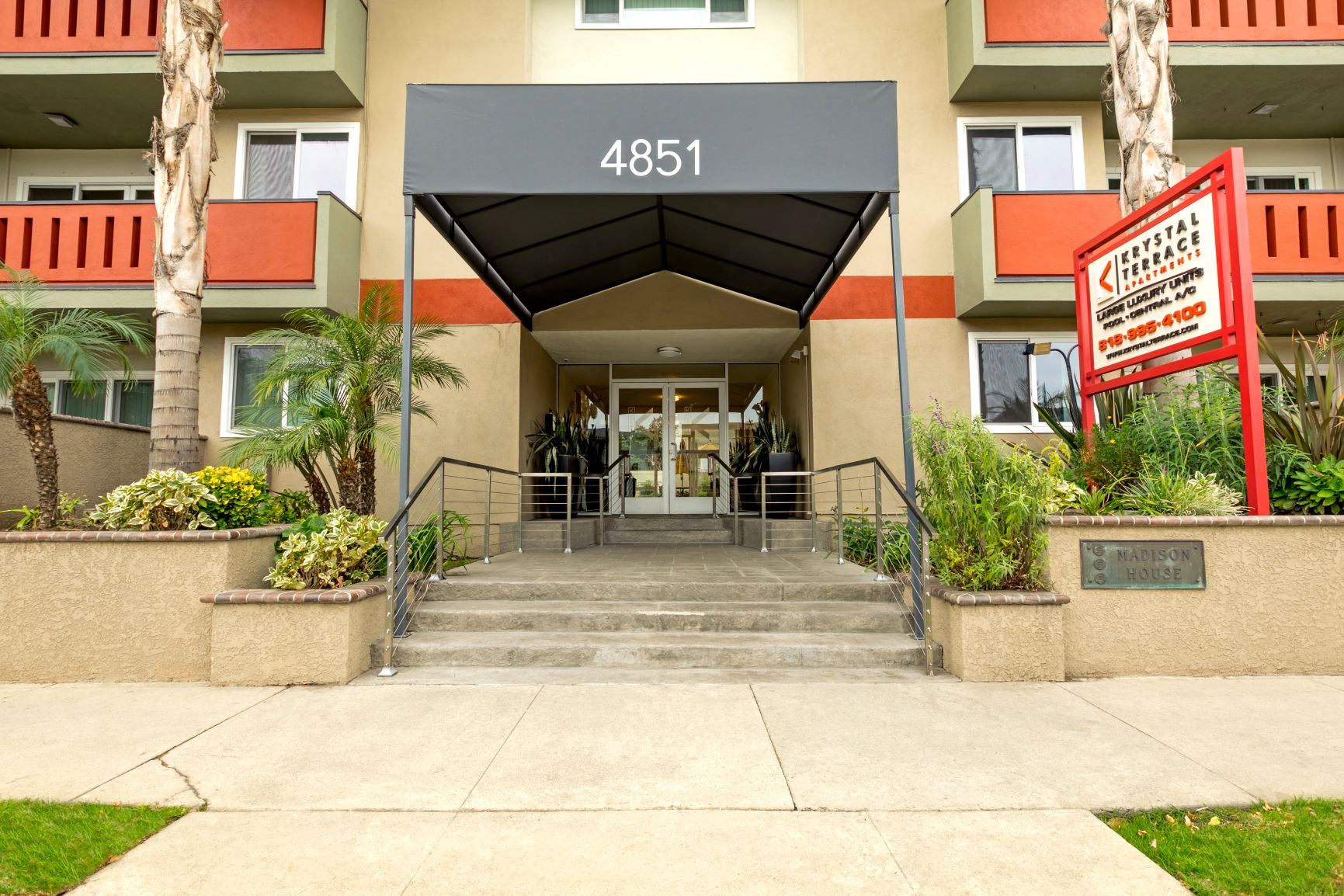 Sherman Oaks Apartments for Rent front building