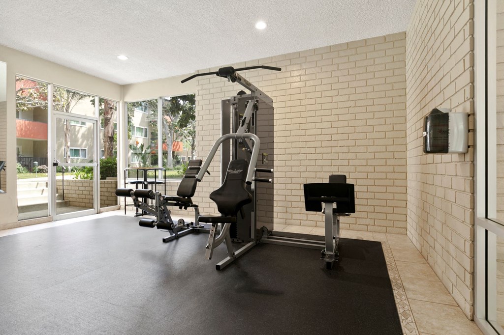 Apartments in Encino Workout Room