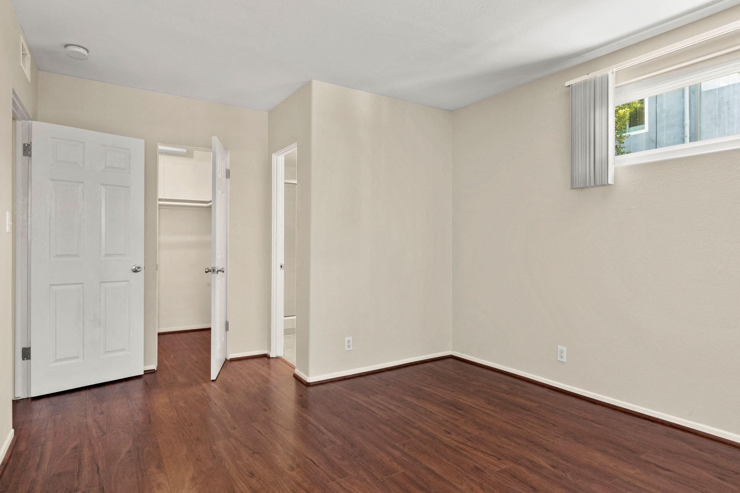 View Photos of our Apartments for Rent in Sherman Oaks