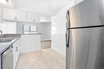 Stainless Steel Appliances Valley Village Apartment - Photo Gallery 3