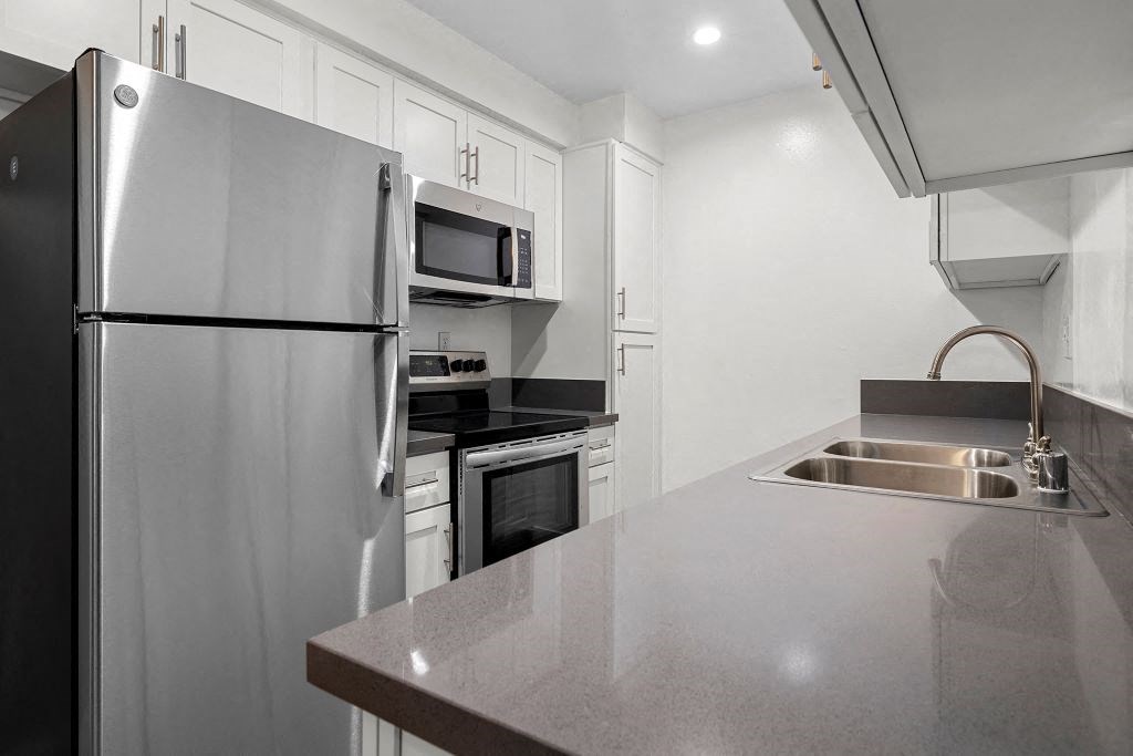 One Bedroom Apartment Kitchen Appliances
