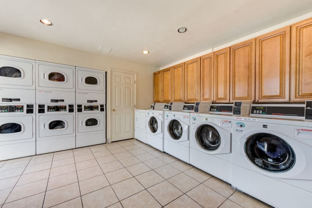 Laundry Room at Parthenia Terrace Apartments, Canoga Park, CA, 91304