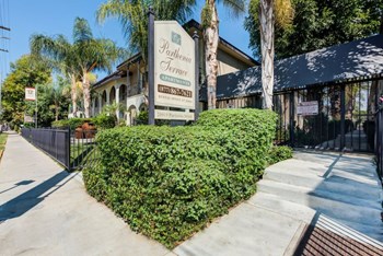 Apartments Canoga Park bush and building sign - Photo Gallery 2