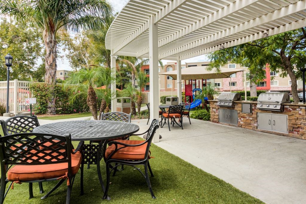 Grill Area with Lounge Seating at The Reserve at Warner Center, California, 91367