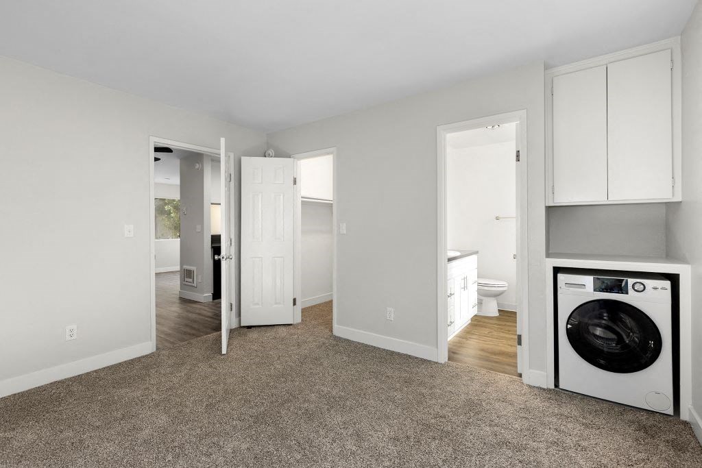 Plush Carpeting at Topanga Canyon Apartments, West Hills