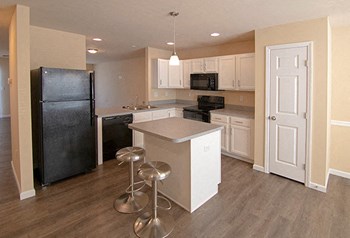 Wynchase Drive 2-3 Beds Townhouse for Rent - Photo Gallery 2
