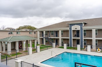 our apartments in a city have a swimming pool - Photo Gallery 19