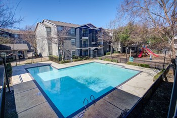 3015 E Ledbetter Dr 2-3 Beds Apartment, Affordable for Rent - Photo Gallery 2