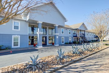 Leasing Office Welcome - Photo Gallery 3