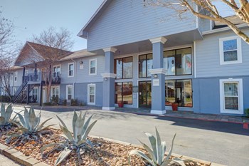 Leasing Office Welcome - Photo Gallery 2