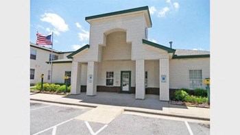 770 S 40th ST 2-3 Beds Apartment for Rent - Photo Gallery 2