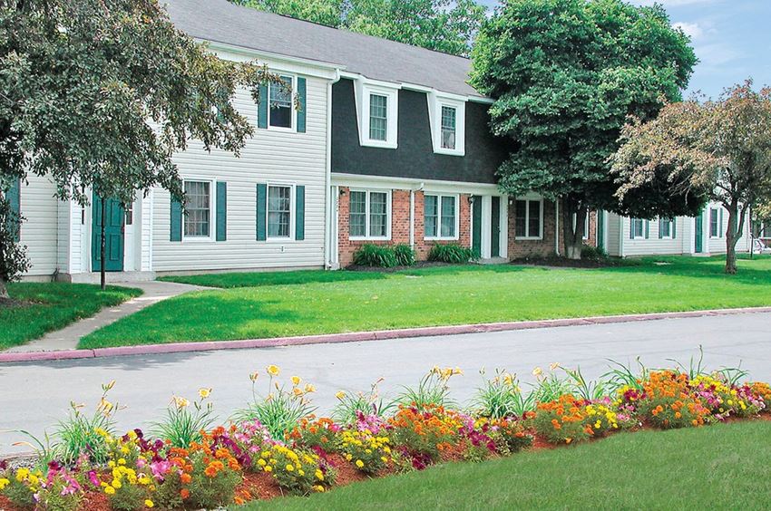 The Life At Edgewater Landing Apartments, 4592 Channing Terrace