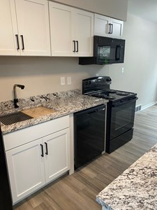 Fully Equipped Kitchen With Modern Appliances Fully Equipped Kitchen With Modern Appliances at Eton Square Apartments and Townhomes, Birmingham, Michigan