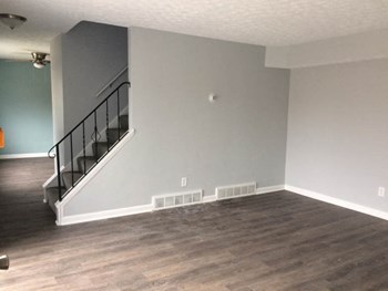 2/3 Bedroom Living Room - Photo Gallery 2