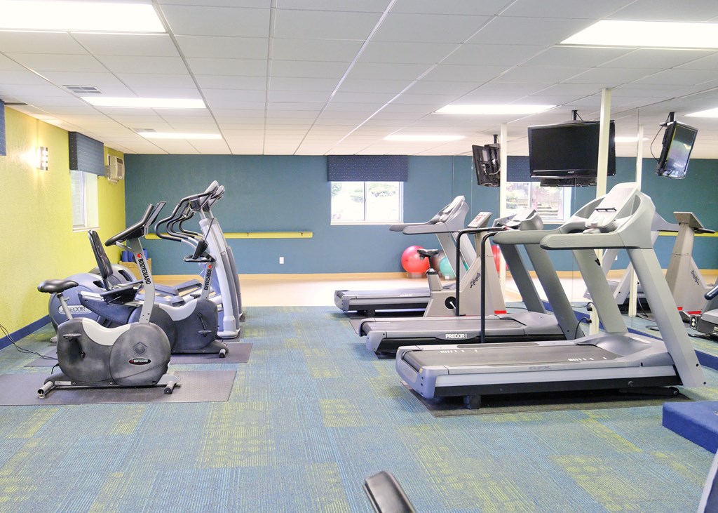 Fitness Center at Huntington Green Apartments, University Heights