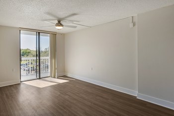 Living Room - Photo Gallery 4