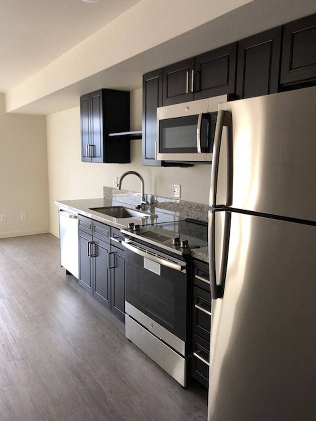 Refrigerator And Kitchen Appliances at AJ, Seattle, 98116