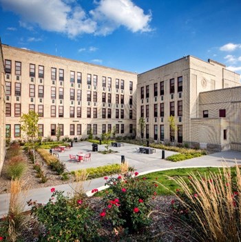 Courtyard Courtyard - Photo Gallery 3