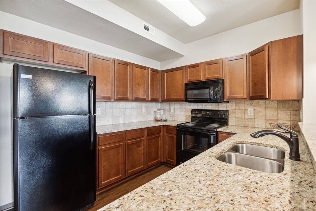 Kitchen with backspash