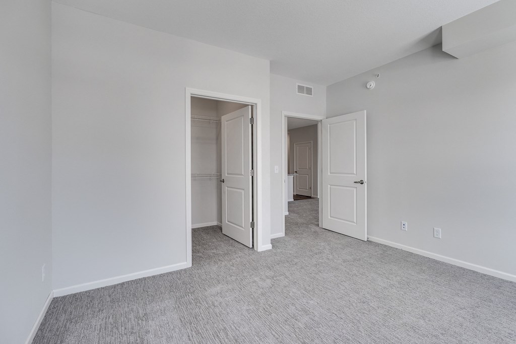 Seasons Floor Plan - Bedroom With Walk-In Closet