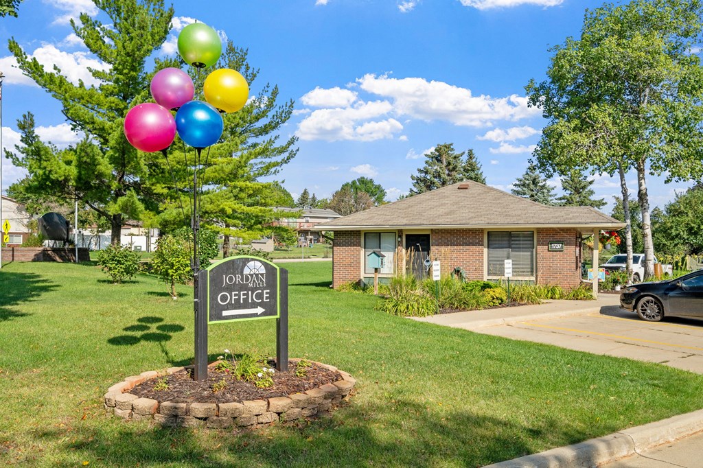 Leasing Office Entrance