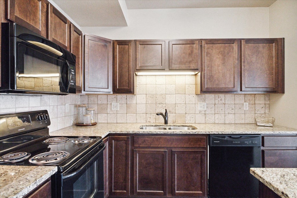 Kitchen with backspash