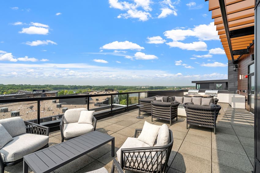 Paravel Apartments, 8300 Commonwealth Drive, Eden Prairie, MN - RentCafe